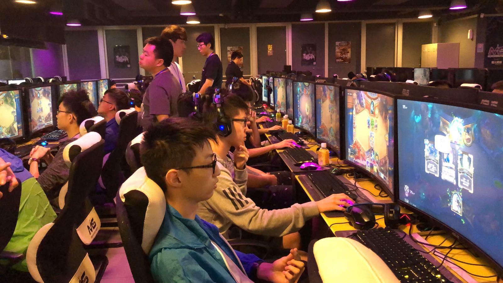 她在不利情 她在不利情